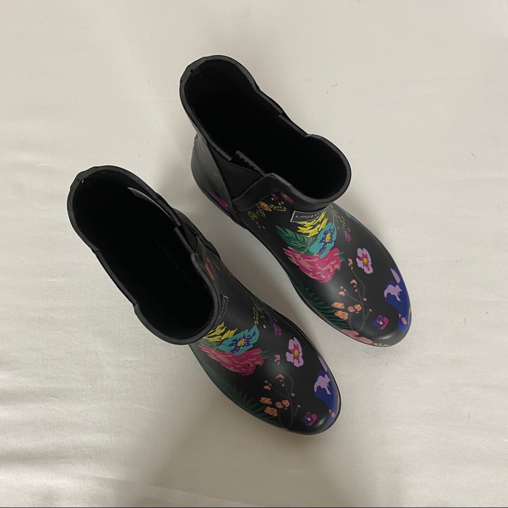 NIB London Fog Blk Floral Short Rain Boots - Picture 3 of 7